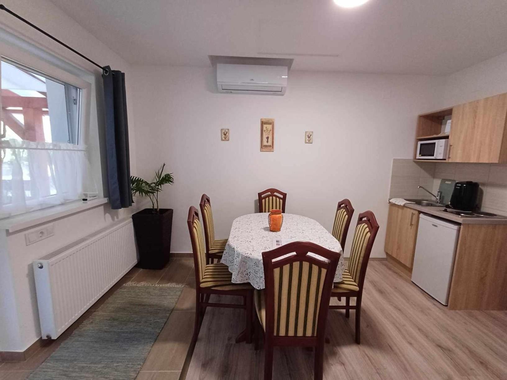Mini Zoo Apartman Nagykanizsa Exterior photo